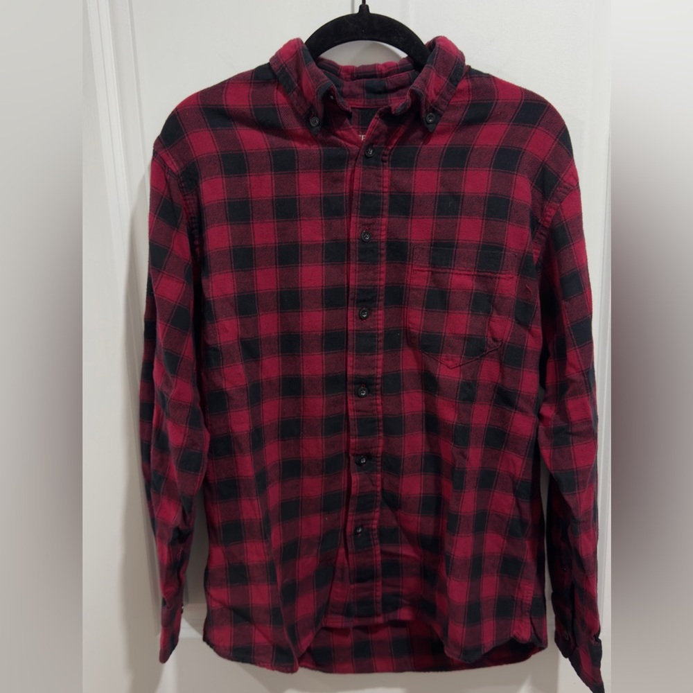 Merona Red and Black Buffalo Plaid Flannel/Button-Down Fall Men’s Woodsy Outdoor